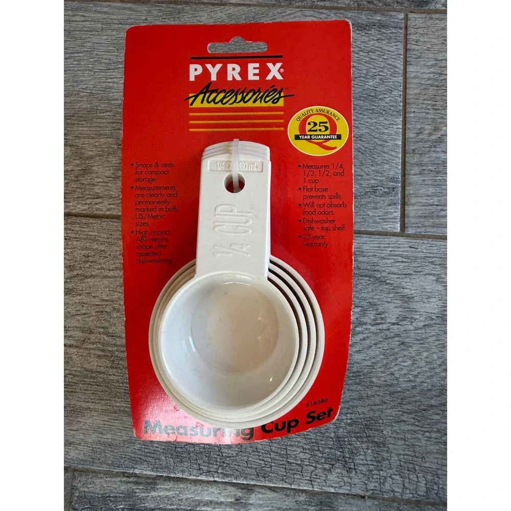 PYREX Measuring Cup Set 4 Piece White Vintage 1999 ABS Plastic 16380 NOS NWT